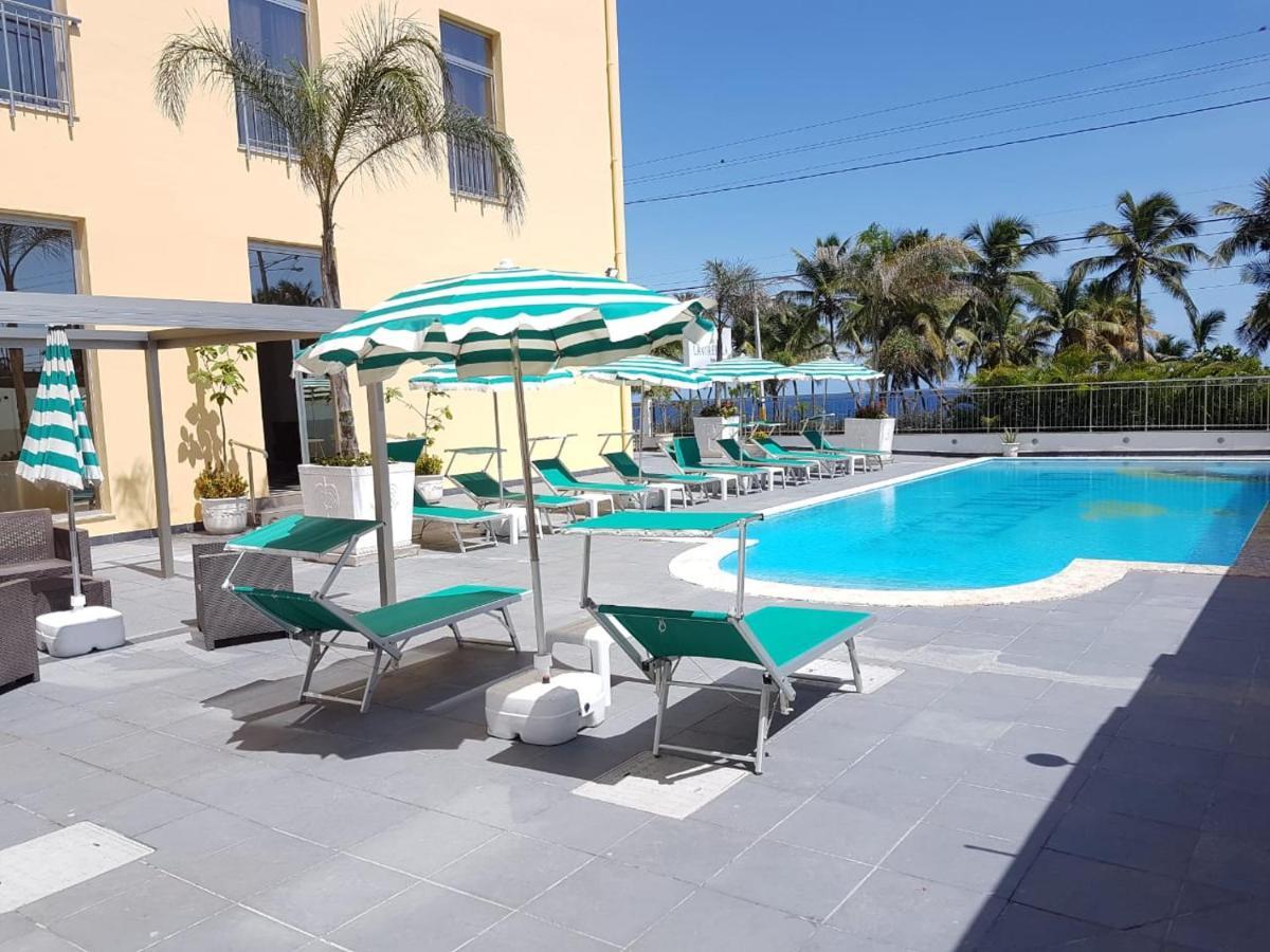 Aparthotel LA VlTA E' BELLA Los Mameyes  Exterior foto