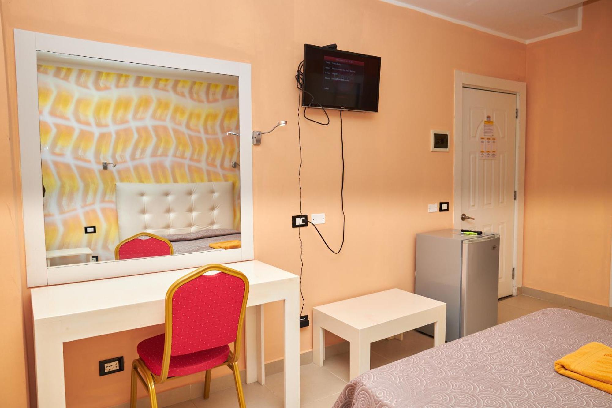 Aparthotel LA VlTA E' BELLA Los Mameyes  Exterior foto